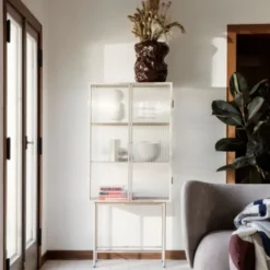 Ferm Living Haze Vitrinekast